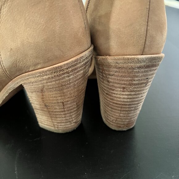 VINCE Easton Suede Bootie in Sand Tan 8.5 - Picture 5 of 6